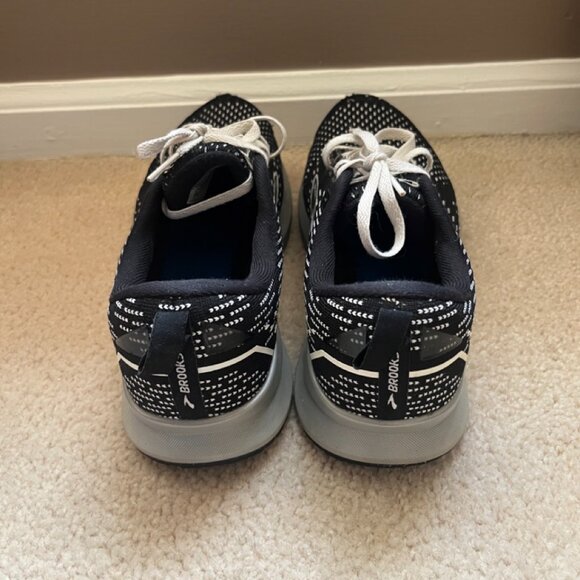 Women's Brooks Levitate 5 Black and White Sneakers Shoes Size 9 - Picture 5 of 9